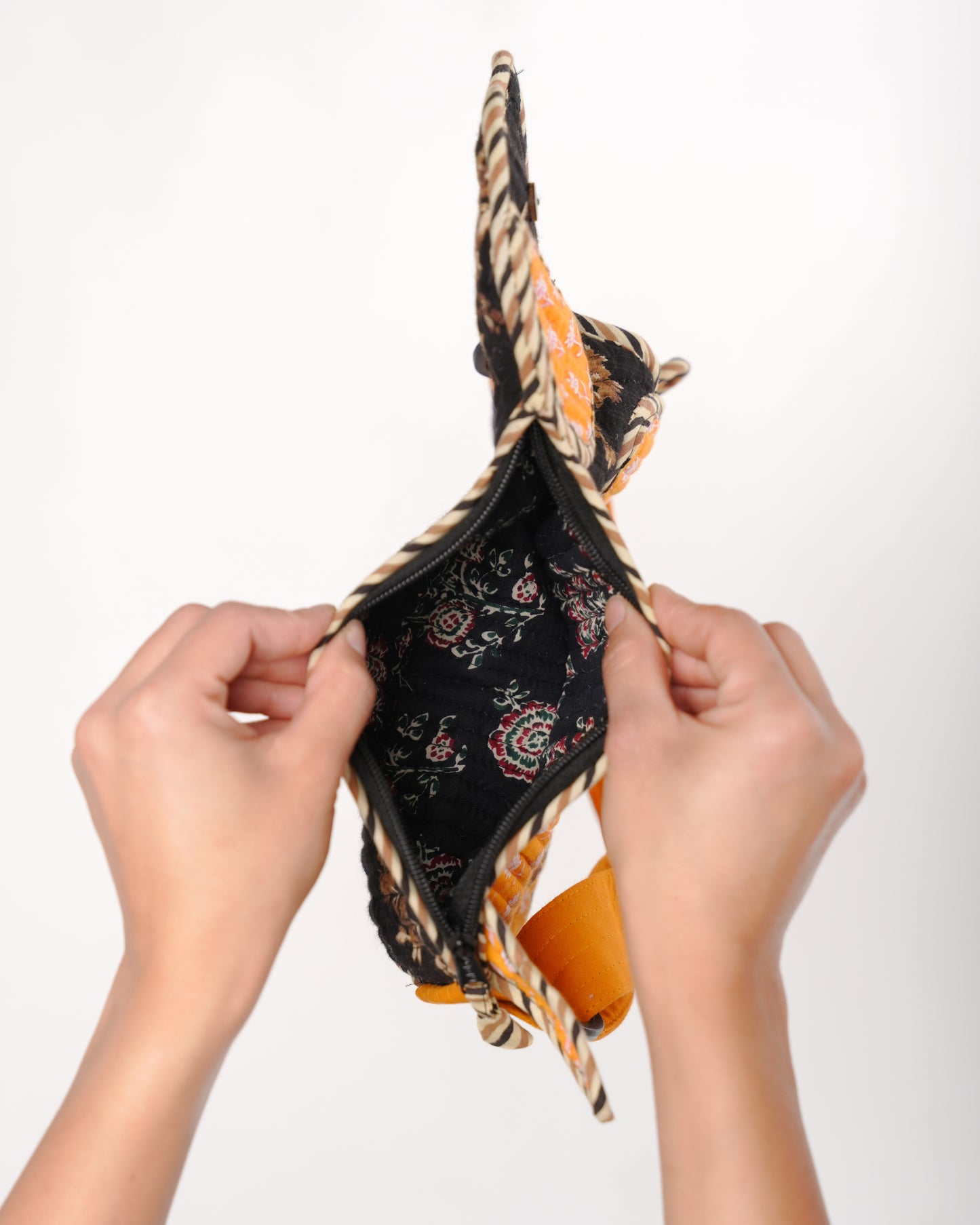 Lalli Crossbody Bag