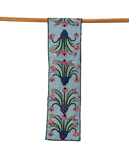 Tulip Pot Table Runner