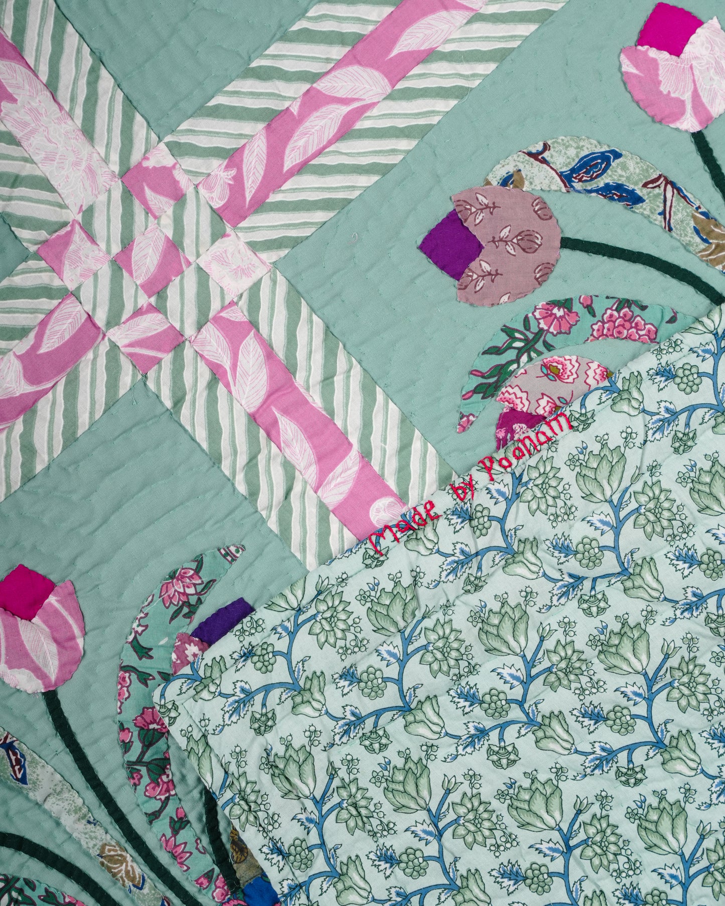 Tulip pot Single Size Appliqué Quilt