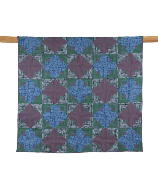 'Log Cabin, In Checks' Patchwork King Size Quilt